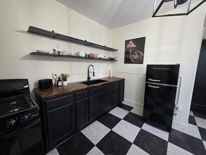 Building Photo - 126 Dawes Ave