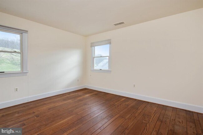 Building Photo - 15321 FALLS