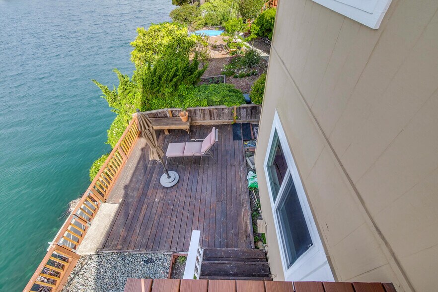 Building Photo - 255 Shearwater Is