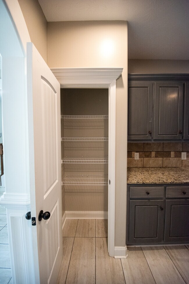 Building Photo - 8217 Lantern Ct