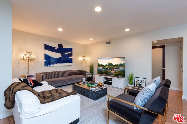 Building Photo - 1620 Malcolm Ave