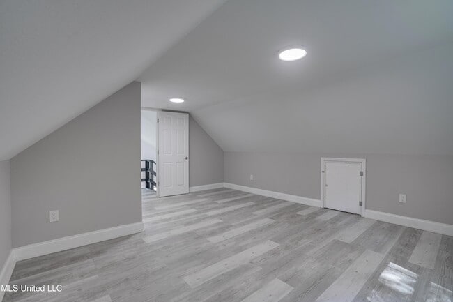 Building Photo - 1076 Lilinoe Way