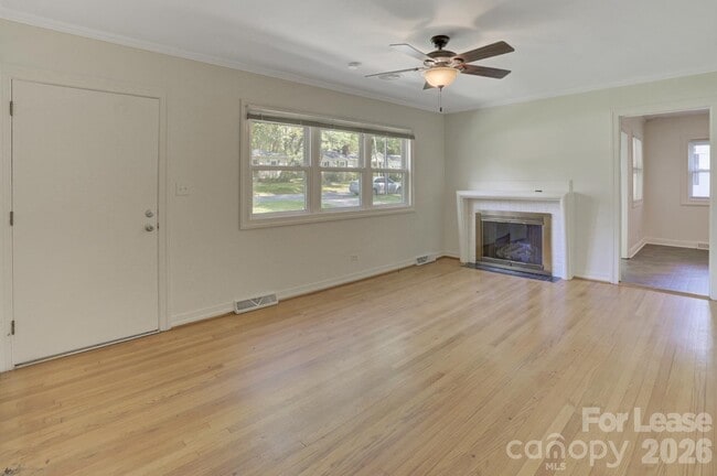 Building Photo - 121 Marshdale Ave SW
