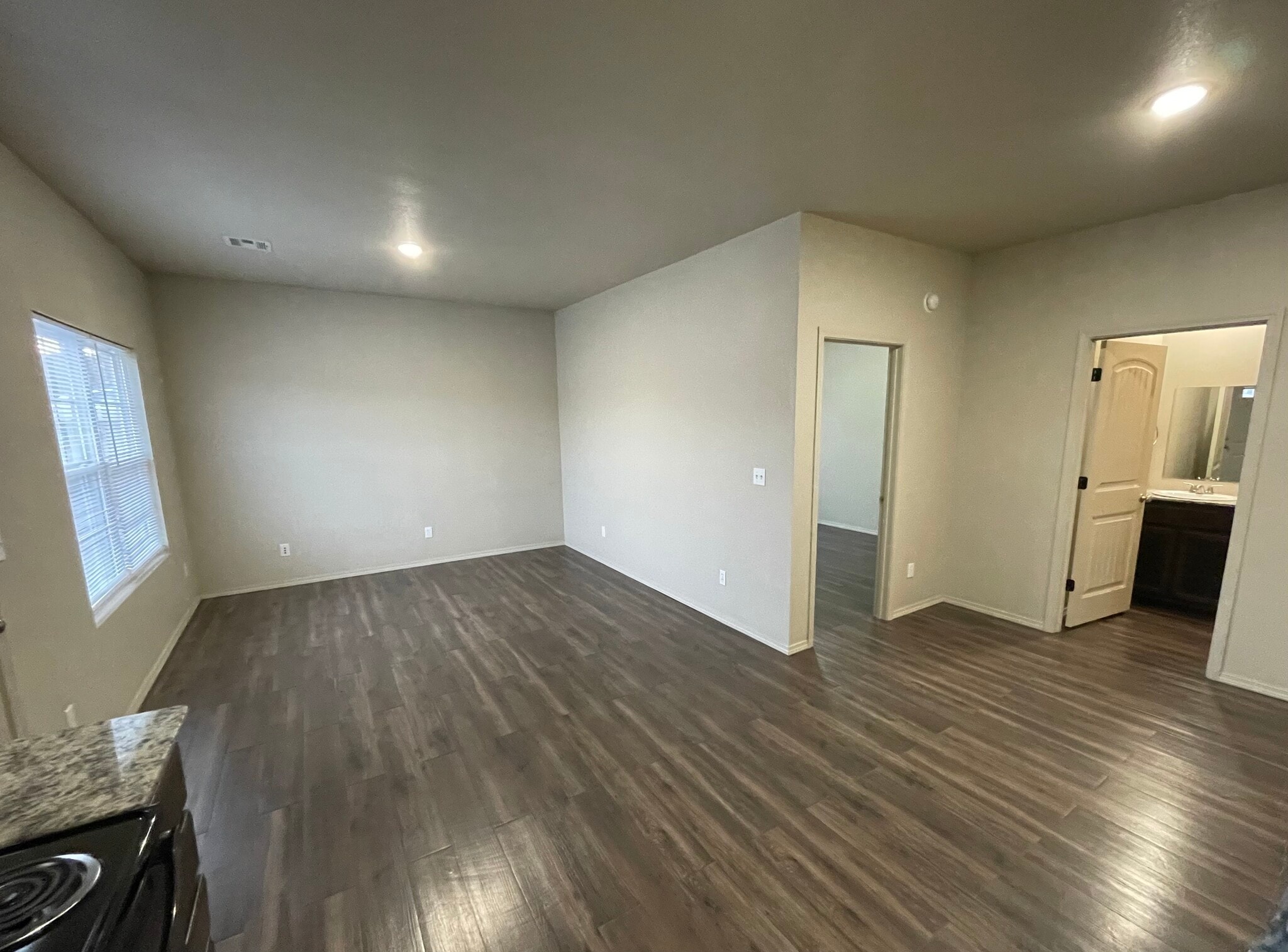 Building Photo - 3105 S Waterview Ln