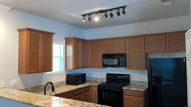 Building Photo - 7128 Tourant Rd