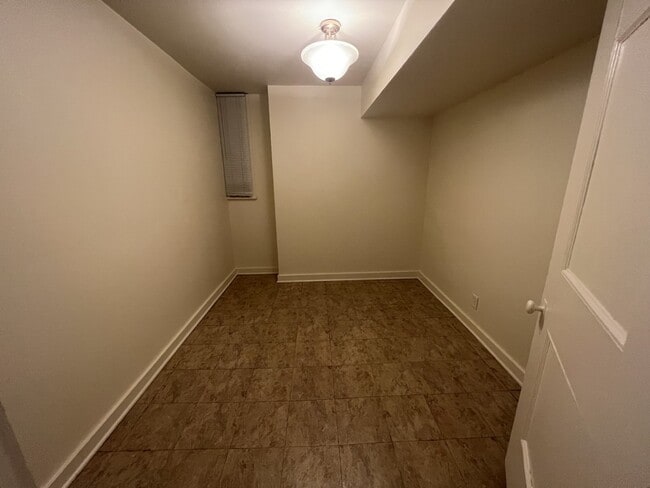 Building Photo - 5455 S Hyde Park Blvd