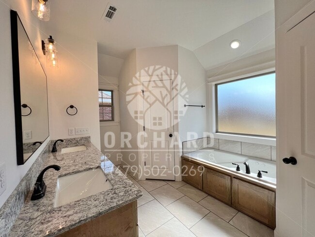 Building Photo - Tontitown- Single Family Home- Beautiful Wellington Plan- 9 Month Lease Only