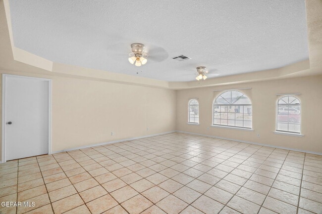 Building Photo - 5640 Van Horn Dr