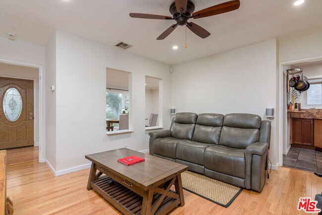 Building Photo - 16641 Gilmore St