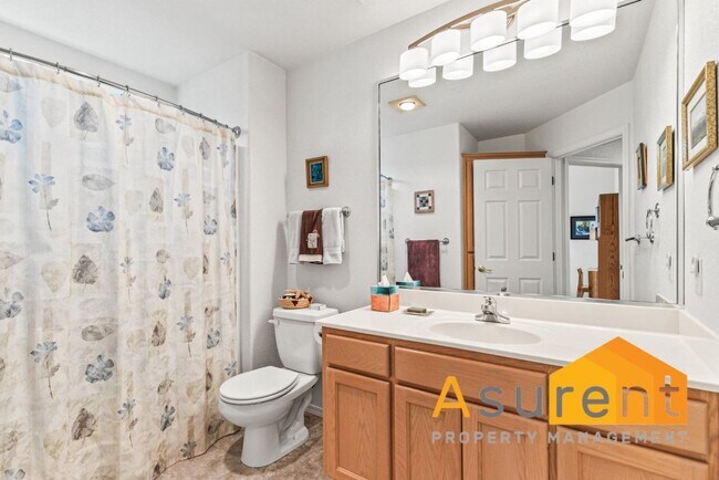 Building Photo - 500 Starflower Ln