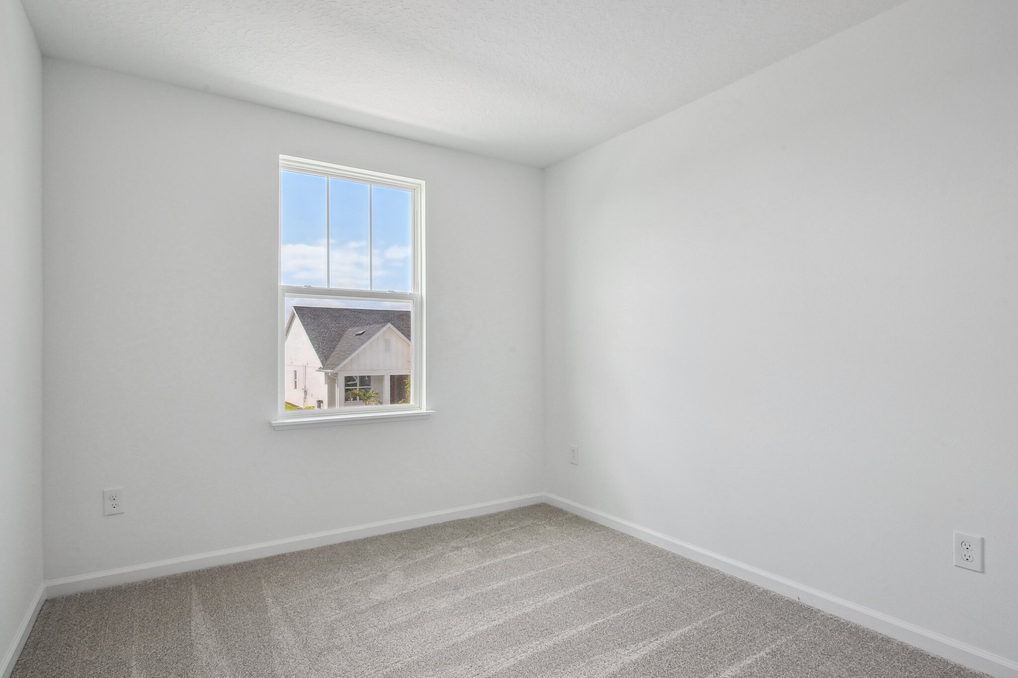 Building Photo - 1653 Pinecliff Dr