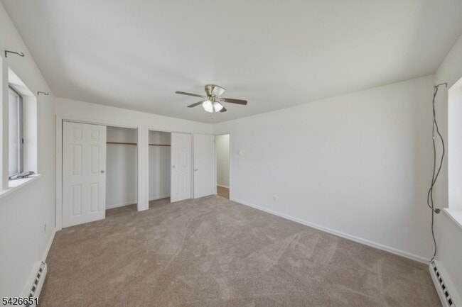 Building Photo - 15 Karen Rd