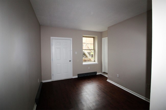 Building Photo - 614 Armandale St