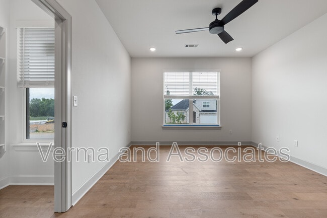 Building Photo - 1081 Whistler St