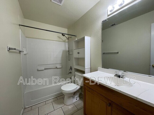 Building Photo - 121 Cambridge Dr