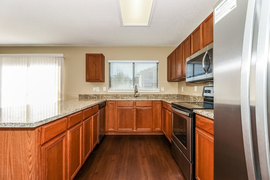 Building Photo - 5216 Dillon Cir