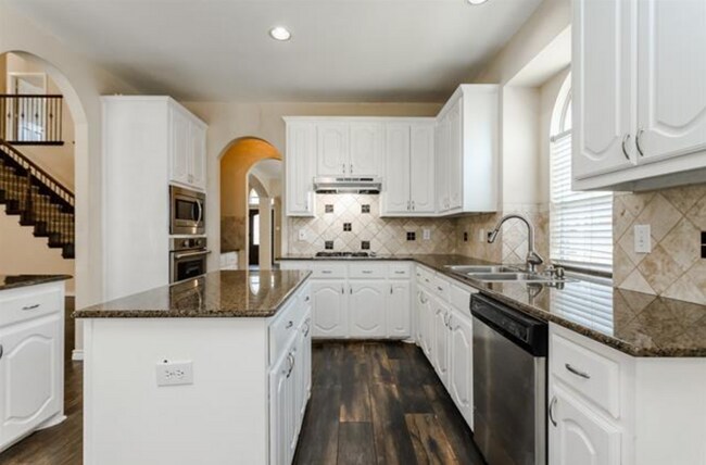 Building Photo - 107 Pinedale Dr