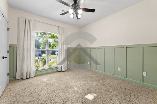 Building Photo - 3005 Plateau Dr