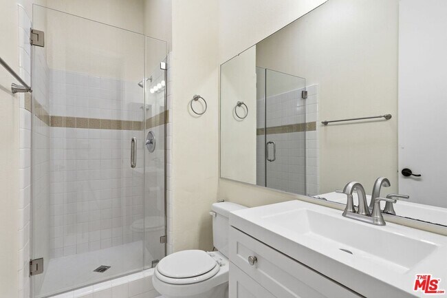 Building Photo - 1271 Stoner Ave