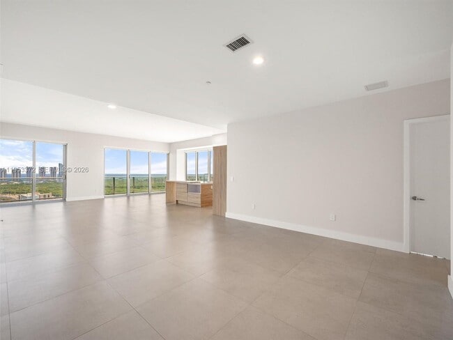 Building Photo - 16385 Biscayne Blvd