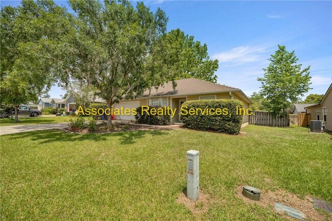 Building Photo - Charming, spacious 3bed/2bath home w/ office, screened patio & double car garage in Northridge su...