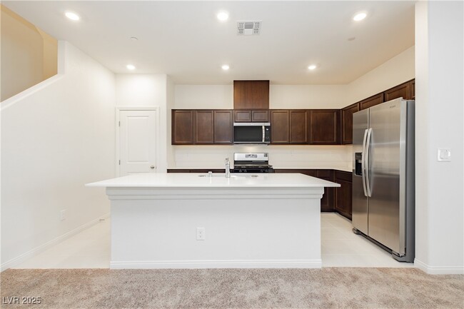 Building Photo - 2768 V. Napoli