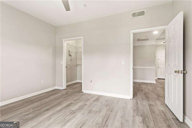 Building Photo - 2700 Pine Tree Rd NE
