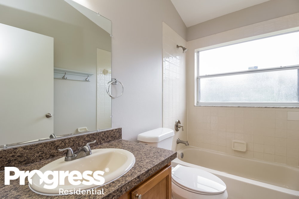 Building Photo - 593 Brightview Dr