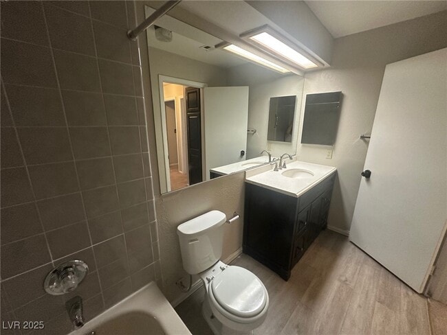 Building Photo - 5709 Palma del Sol Way