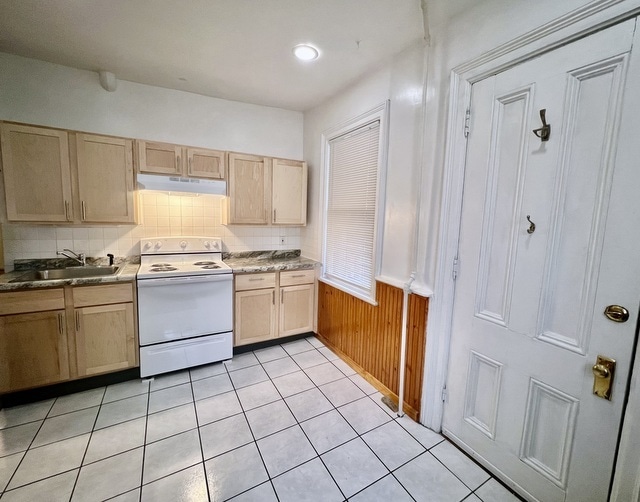 NEW CABINETS - 1539 N Jackson St