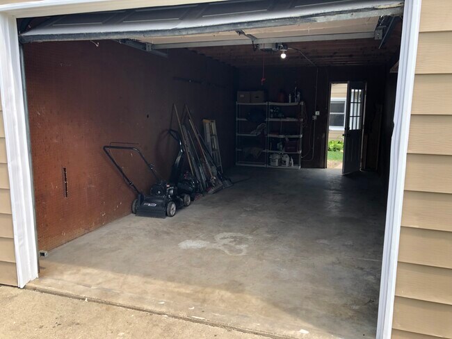 Building Photo - 115 Grant St