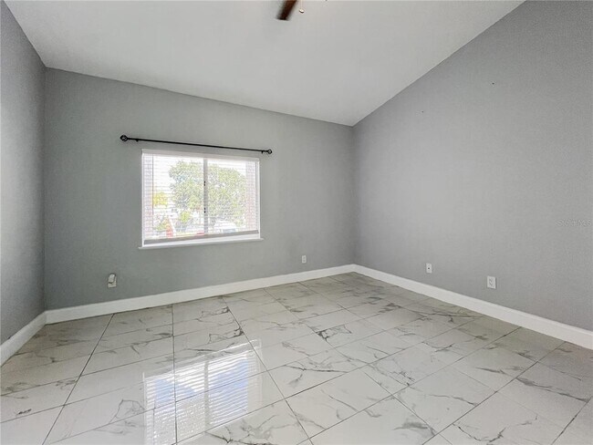 Building Photo - 2482 Lakeway Branch Dr