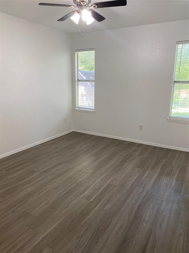 Building Photo - 9511 Aberdeen Way