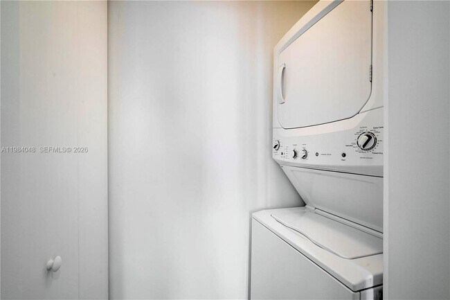 Building Photo - 1300 S Miami Ave