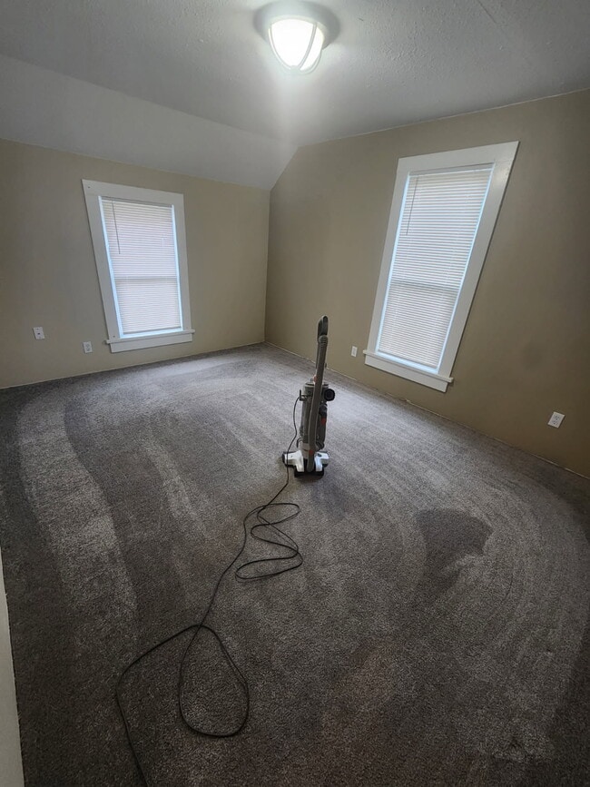 Building Photo - 1609 NE Waterfront St