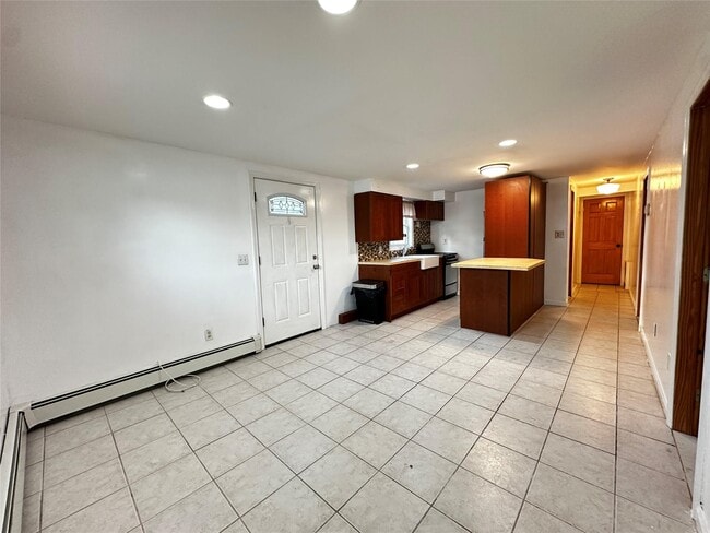 Building Photo - 457 Clocks Blvd