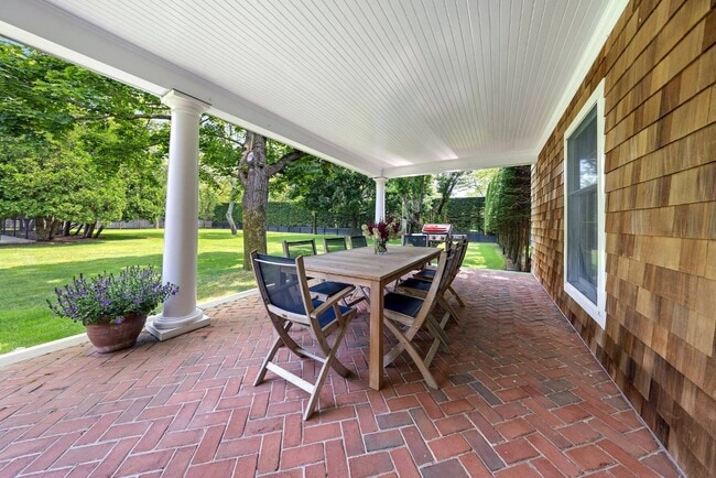 Building Photo - 154 Captains Neck Ln