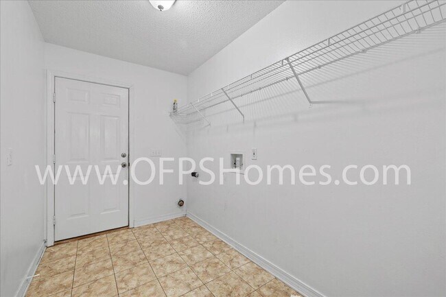 Building Photo - 5163 Whitehurst Ln