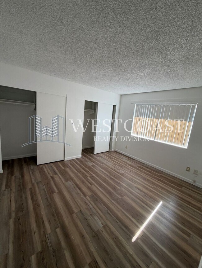 Building Photo - 2 Bed / 2 Bath Duplex-Style Home on Quiet Cul-de-Sac – Hemet