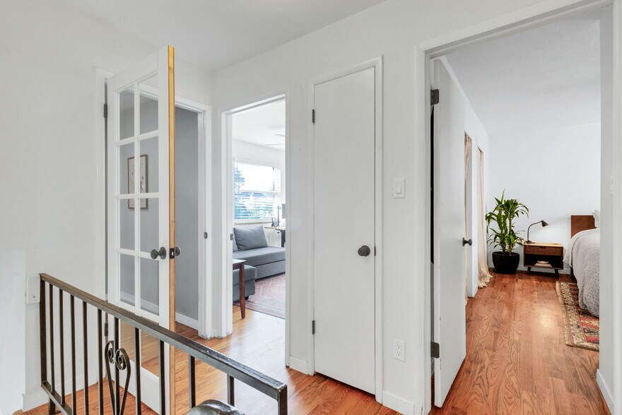 Building Photo - 1137 E 12th Ave