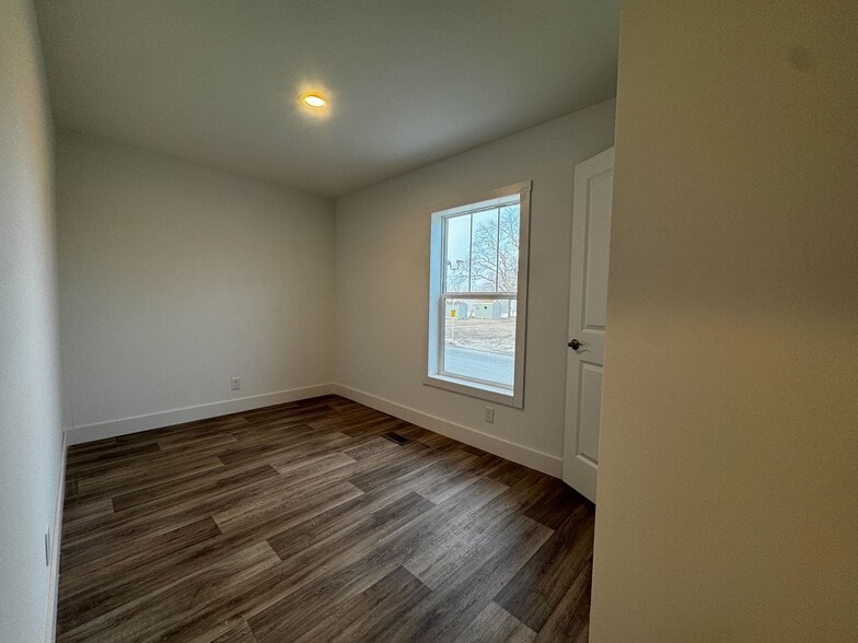 Building Photo - 3510 N 9th St