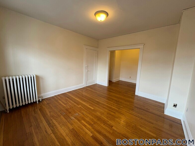 Building Photo - 127 Washington St