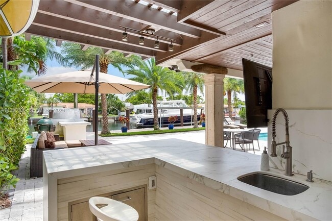 Building Photo - 12515 Palm Rd