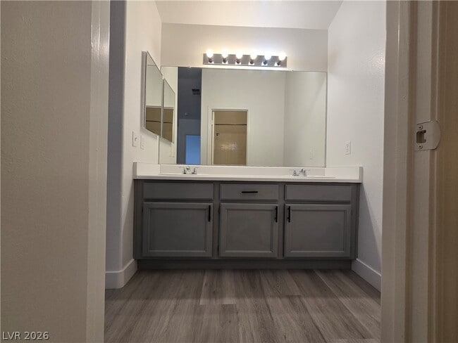 Building Photo - 1708 Sierra Valley Way