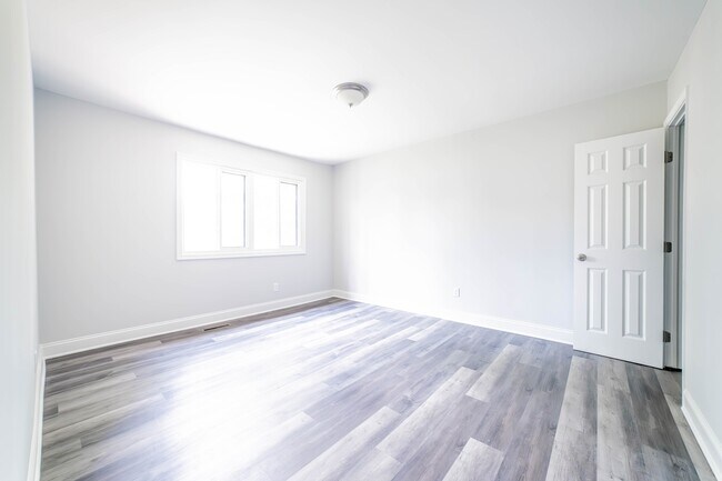 Building Photo - 9424 Windpine Rd