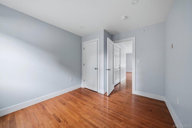 Building Photo - 133 N Miller St