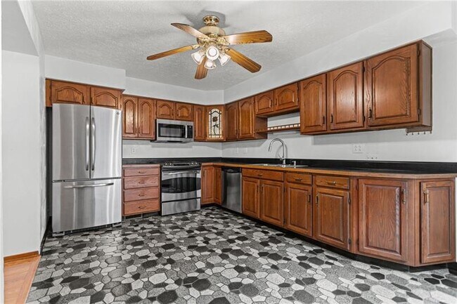 Building Photo - 4914 Cypress St