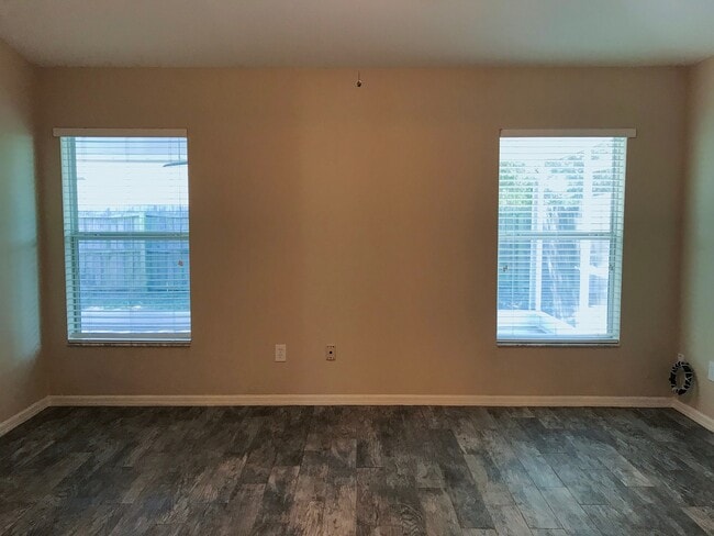 Building Photo - Beautiful 3 Bedroom 2 Bath for Rent in Spring Hill!
