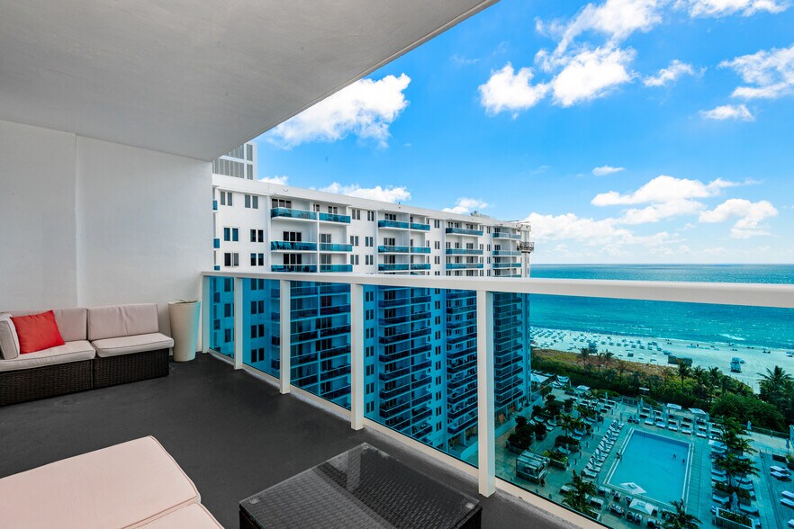 Building Photo - 2301 Collins Ave