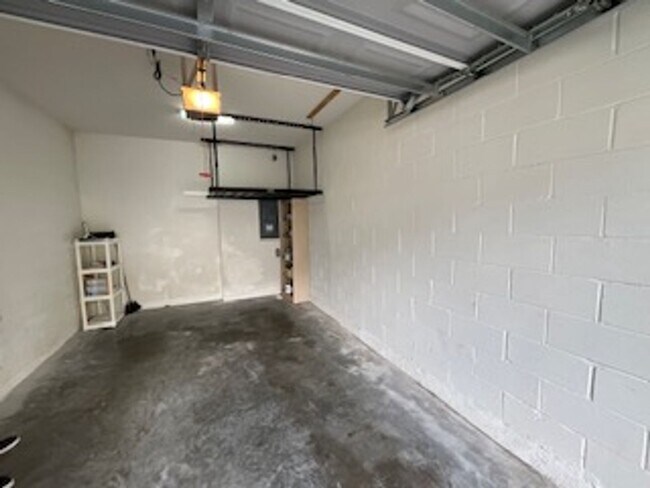 Building Photo - 5251 Maxon Terrace